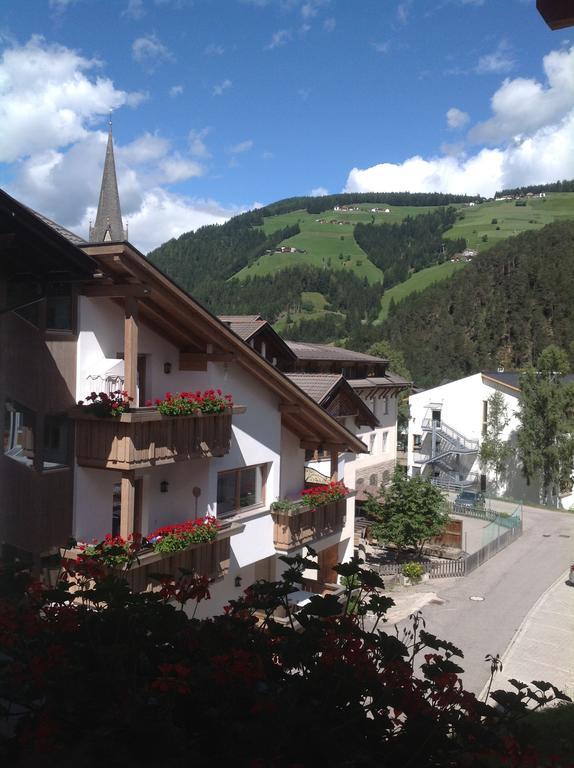 Garni Pineta Hotel San Martino in Badia Bagian luar foto